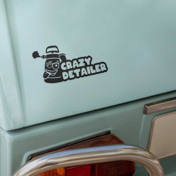 Auto Aufkleber Crazy Detailer auf Auto