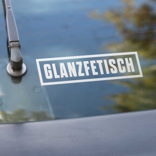Auto Sticker Glanzfetisch auf Heckscheibe