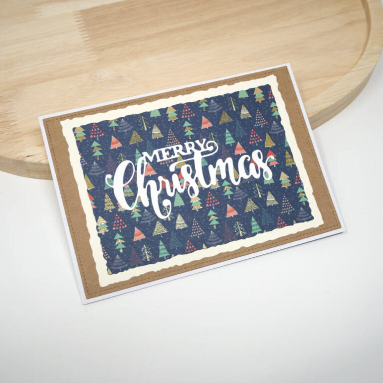 Weihnachtskarte nostalgisch auf Holzbrett