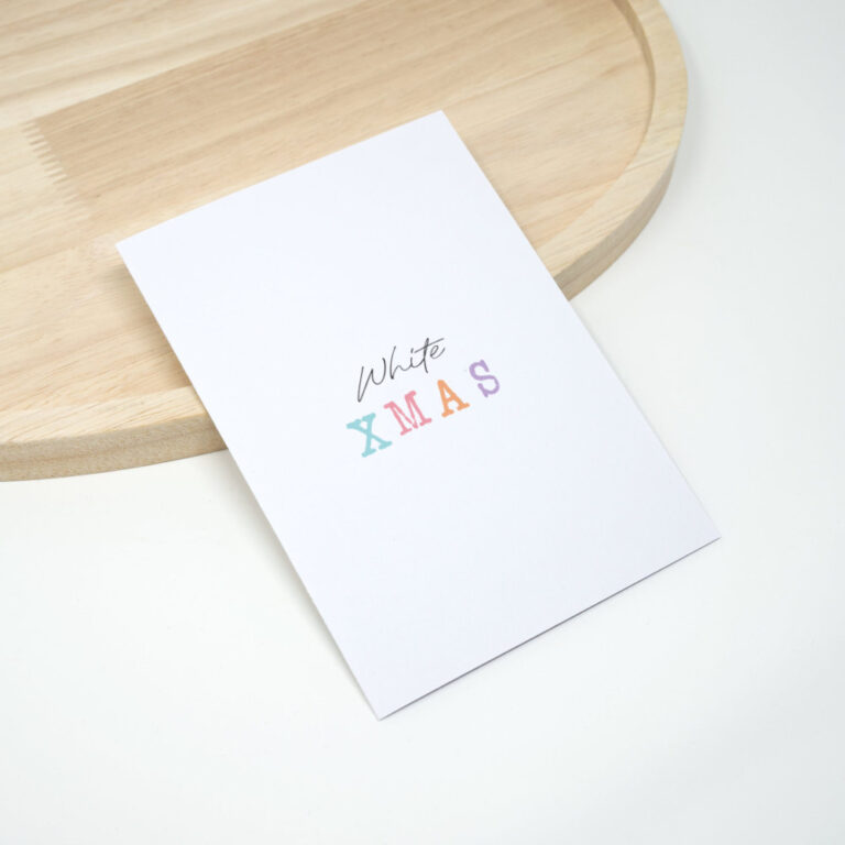 White Christmas Weihnachtskarte auf Holztablett