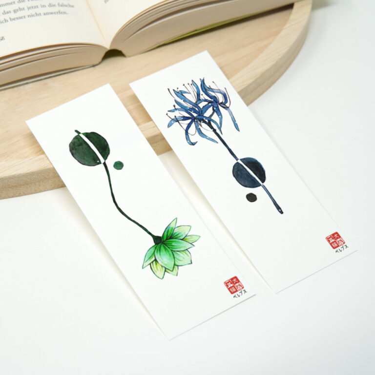 2 Lesezeichen mit japanischen Blumen Spinnenlilie und Gingko