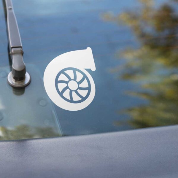 Auto Aufkleber Turbo - Ein Aufkleber auf einem Auto mit dem Motiv eines Turboladers