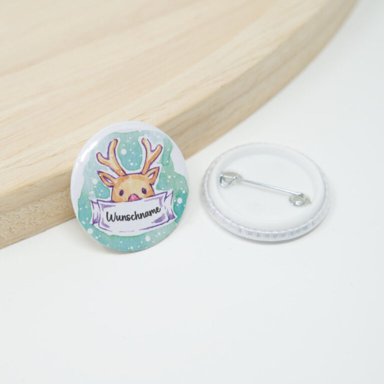 Personalisierter Namensbutton mit Wunschnamen. Motiv: Aquarell Rentier