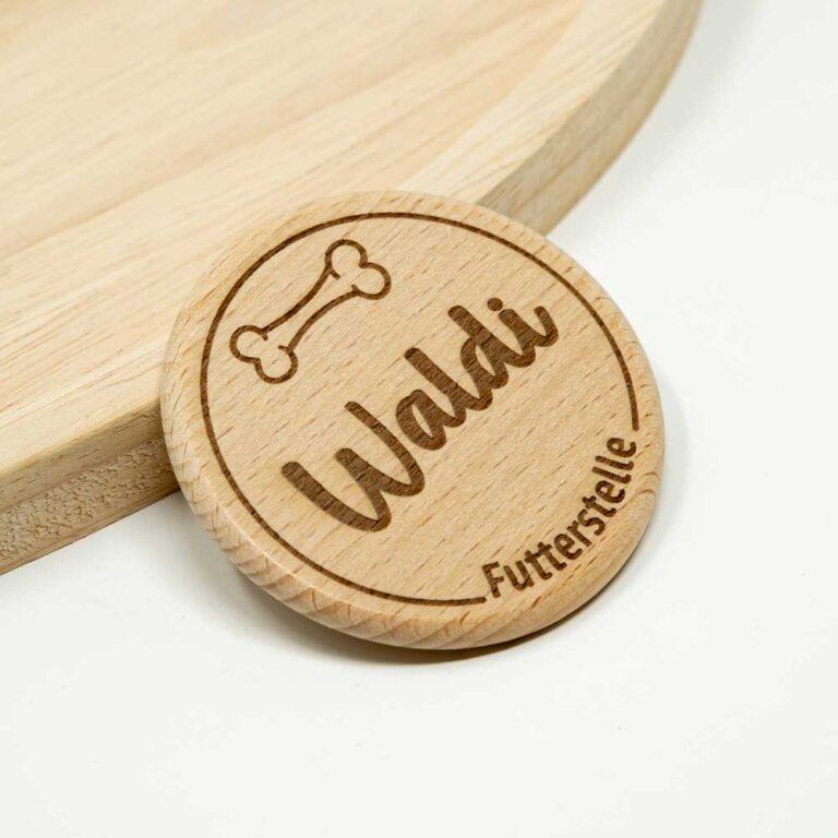 Futterstelle Holzschild für Hunden mit Wunschgravur