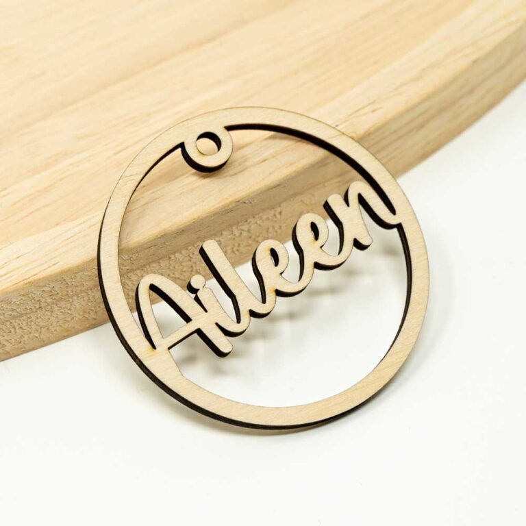 Namensanhänger aus Holz mit Wunschnamen
