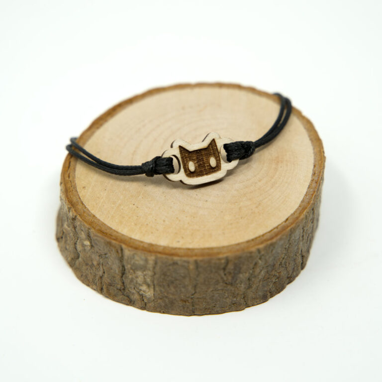 Schwarze Kordelarmband mit Holz Anhänger in Katzenkopf Form